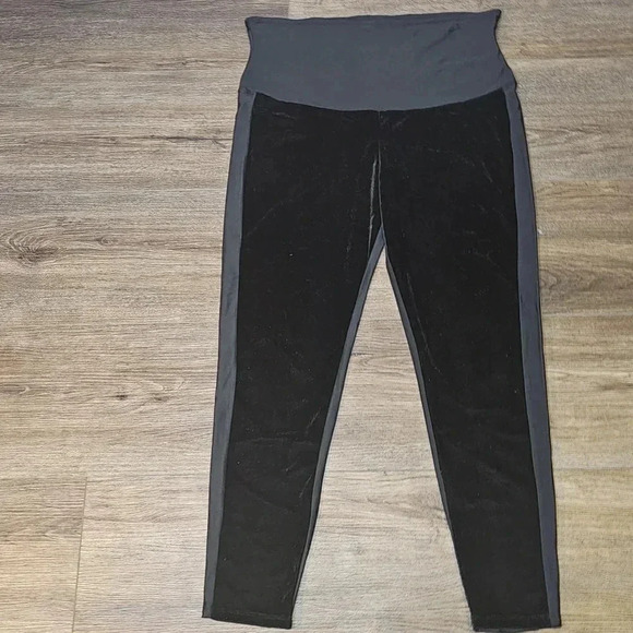 Yummie Signature Waistband Leggings With Velvet Front and Nylon Back Black,SZ 1X - Picture 4 of 15